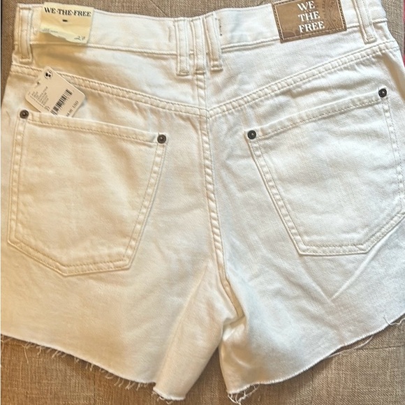 Free People We The Free Size 27 Denim Shorts Ivory NWT! - Picture 5 of 8